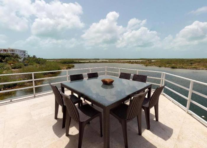 Villa White