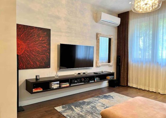 Perfectly Sumptuous Centre Apartment, 2-minute walk from Vitosha Boulevard