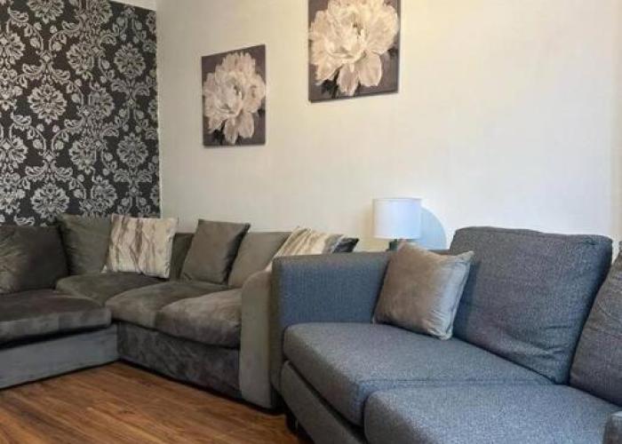 Spacious 4Bedroom House in Warrington - Sleeps 8