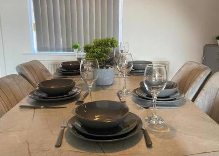 Stylish 3-Bedroom House in Warrington - Sleeps 5