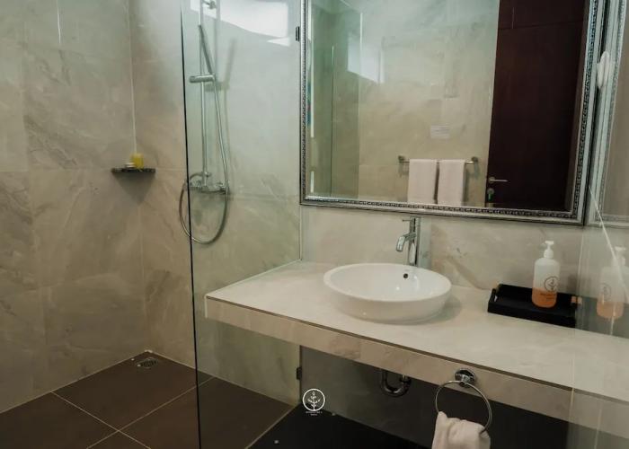 Radiance Hill View 10BR Villa with a Private heated swimming Pool