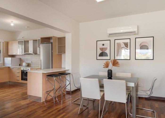 Phaedrus Living Evergreen City Flat