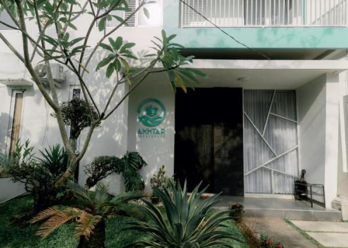 Akhtar Guest House Near Situ Gede