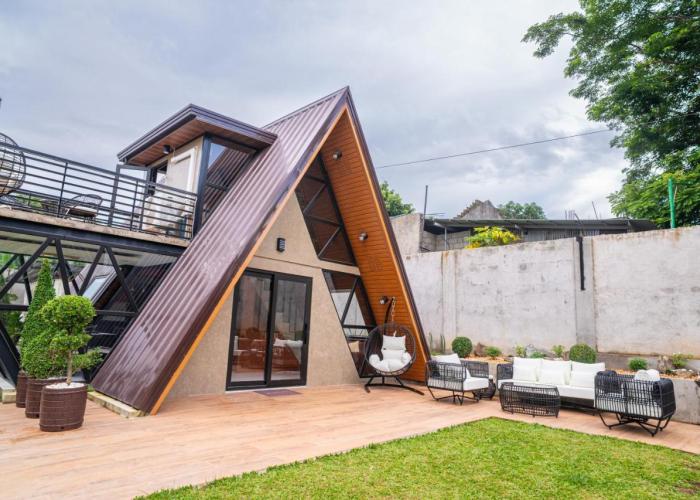 A Skylight Cabin