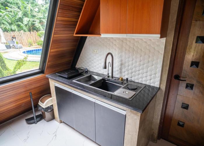 A Skylight Cabin