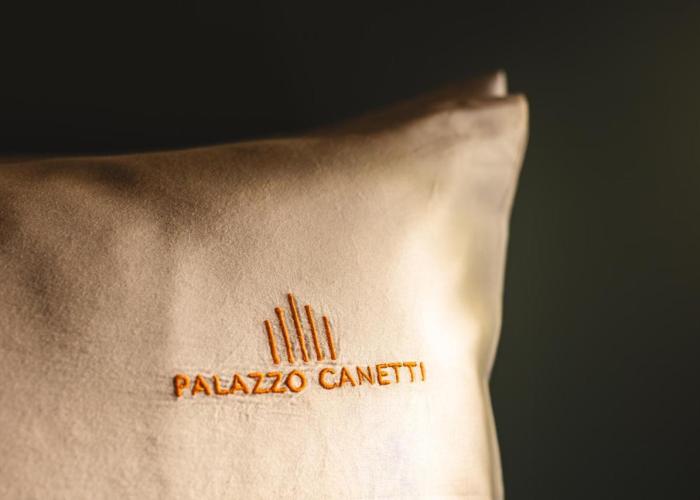 Palazzo Canetti Locarno - Piazza Grande - Suites & Rooms - Easy Self Check-In