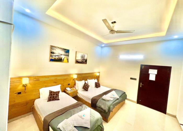 BNB Royal Inn Family-Stadium karsaz Airport Gulshan