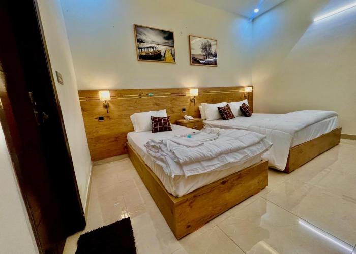 BNB Royal Inn Family-Stadium karsaz Airport Gulshan