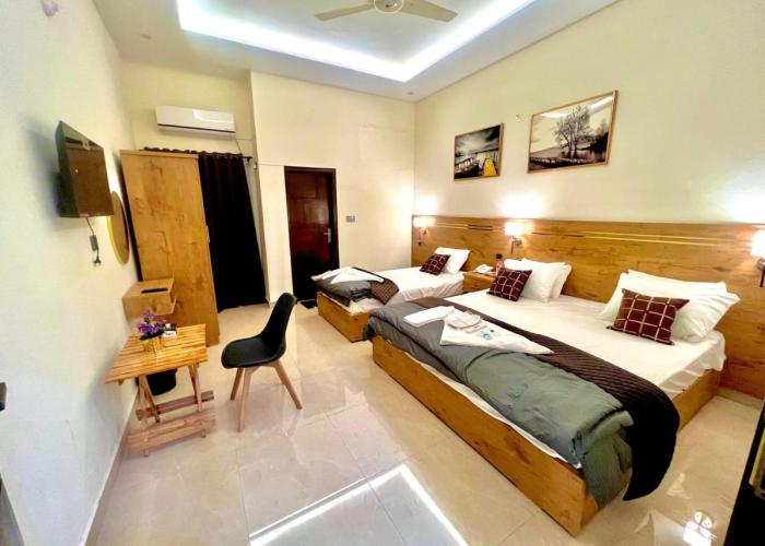 BNB Royal Inn Family-Stadium karsaz Airport Gulshan