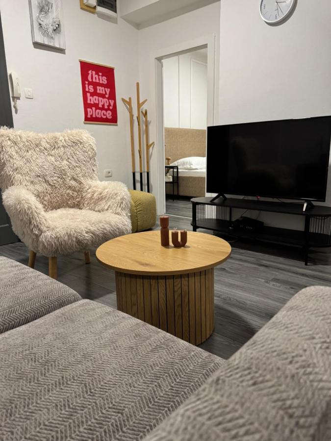 фото Apartman Laros