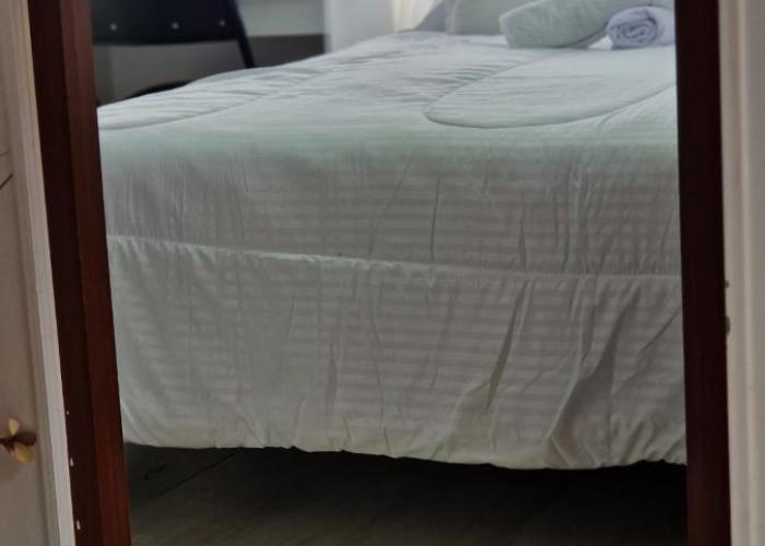 Habitación baño privado y parqueo edificio el Mirador cerca al centro de Manizales Caldas