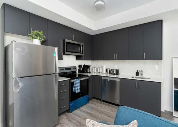 Sweet Townhouse with Rooftop Patio in Erin Mills