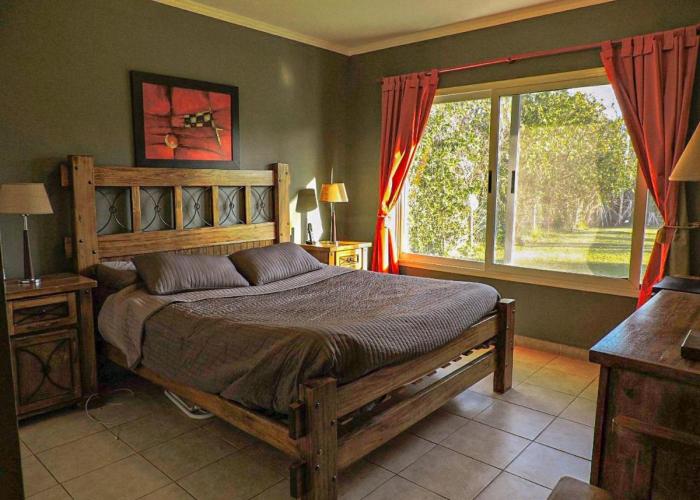 Casa con piscina privada climatizada en exclusivo Golf Country Club 1000m2