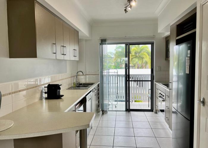 Tropical resort vibes - Northern beaches Cairns