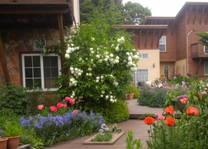 Queens Garden Pension