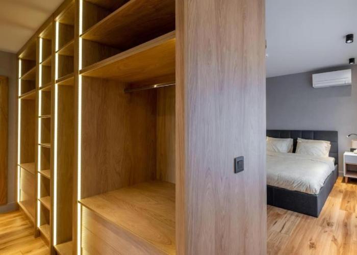 Luxurious House in an Exclusive Complex, Mount View