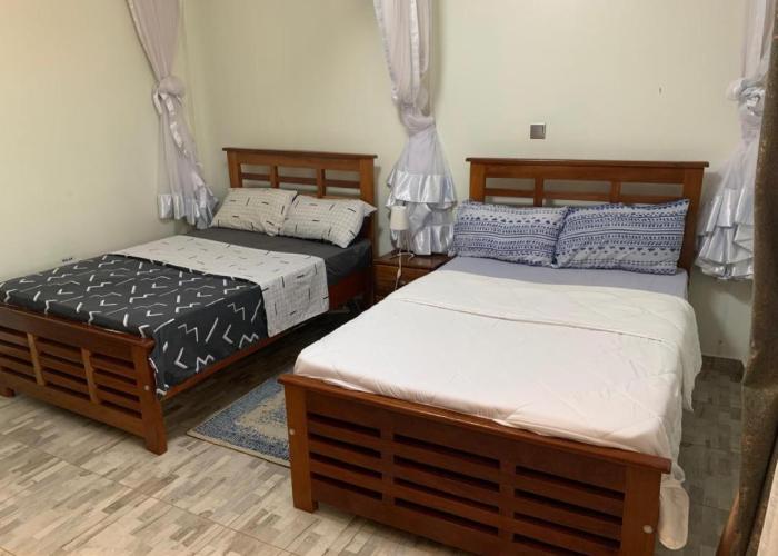 Shalom Apartments and Suites