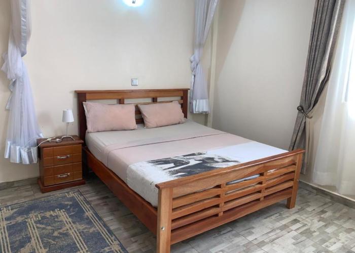 Shalom Apartments and Suites