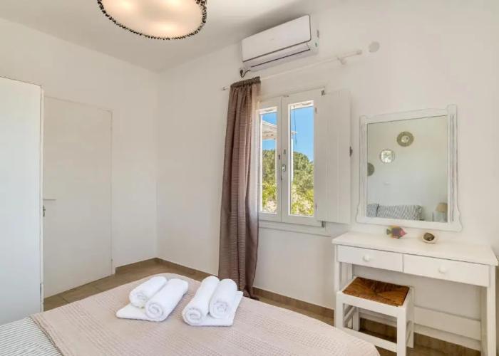 Dahlia Apartments and Studios