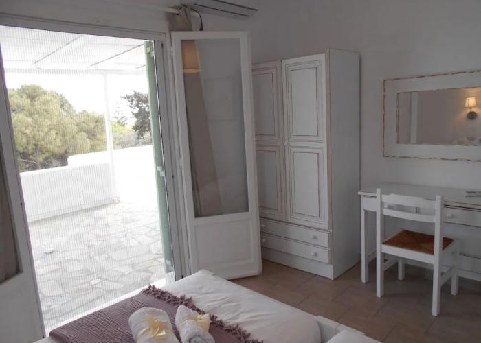 Dahlia Apartments and Studios