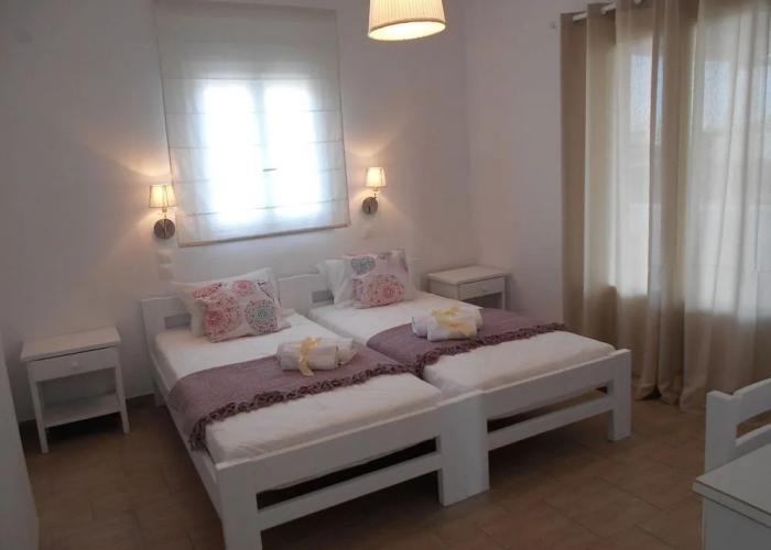 Dahlia Apartments and Studios