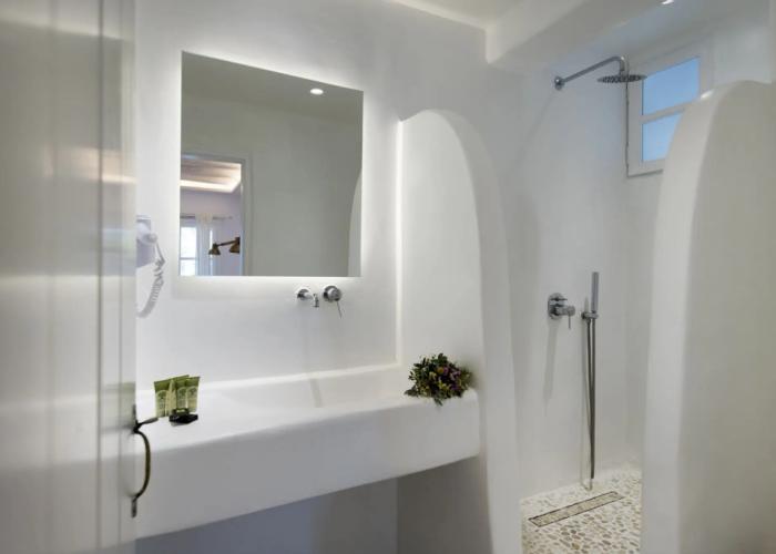 Zefi Hotel & Suites