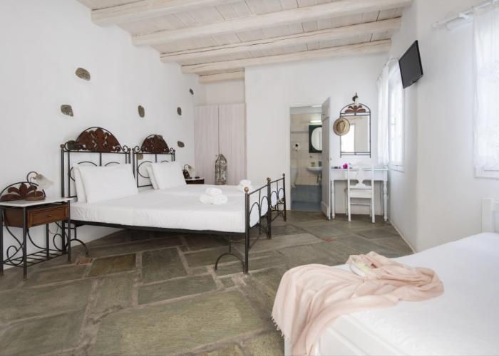 Zefi Hotel & Suites
