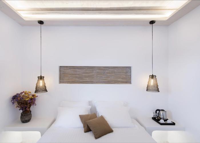 Zefi Hotel & Suites
