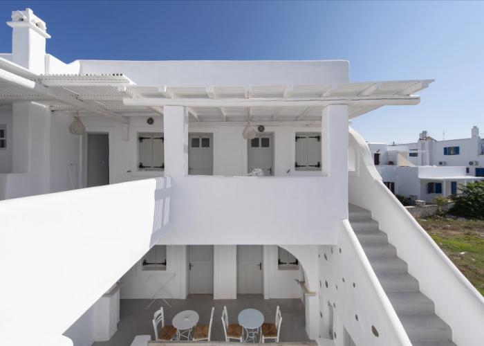 Zefi Hotel & Suites