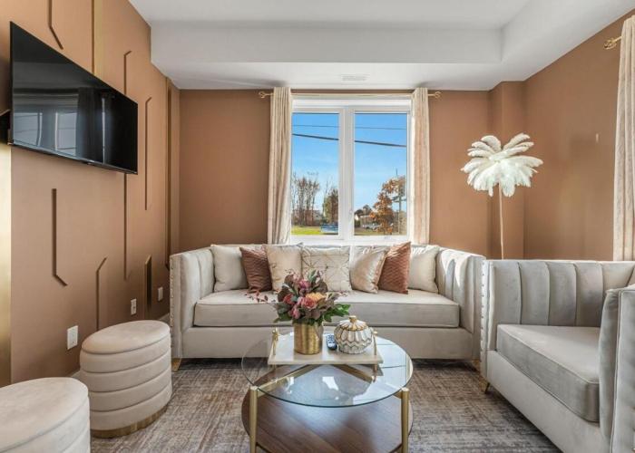 Cozy 2BR Family Friendly Suite Located Just 5 Mins Away From Niagara Falls