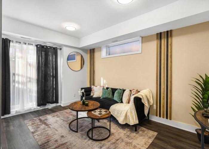 Cozy 2BR Family Friendly Retreat With Parking and Just 6 Minutes away from Niagara Falls