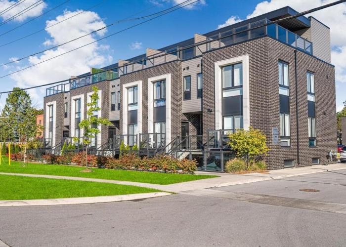 Cozy 2BR Family Friendly Retreat With Parking and Just 6 Minutes away from Niagara Falls