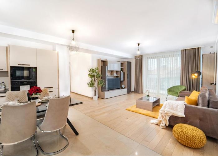 Central, Bloc nou cu parcare Gratuita Emma accommodation in Monarh Tower