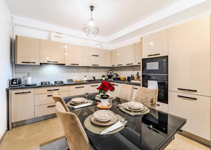 Central, Bloc nou cu parcare Gratuita Emma accommodation in Monarh Tower