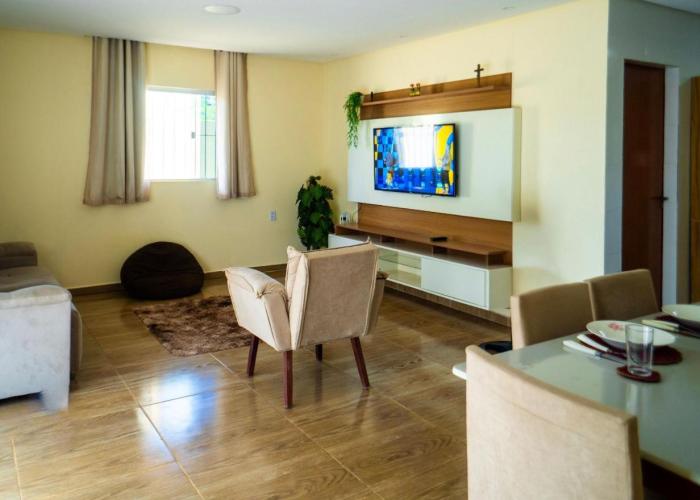 4 quartos, sendo 2 suítes - uma com varanda privativa, a 700m da Praia da Boca da Barra e 2,5km da orla de Tamandaré, Wifi 200MB e cozinha completa - Piscina e estacionamento privativos - Ideal para grupos e famílias - tranquilo para home office