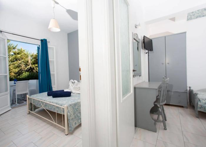 Zoumis Residence