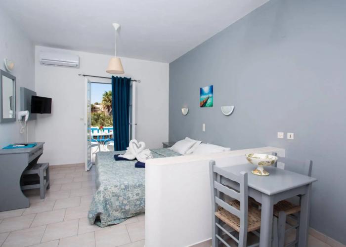 Zoumis Residence
