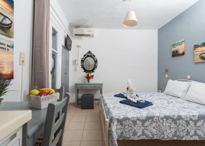 Zoumis Residence