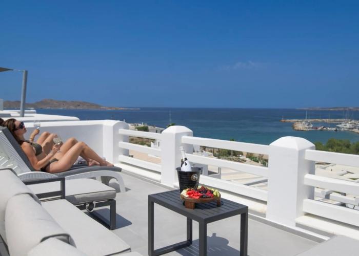 Alexandros Suites & Apartments