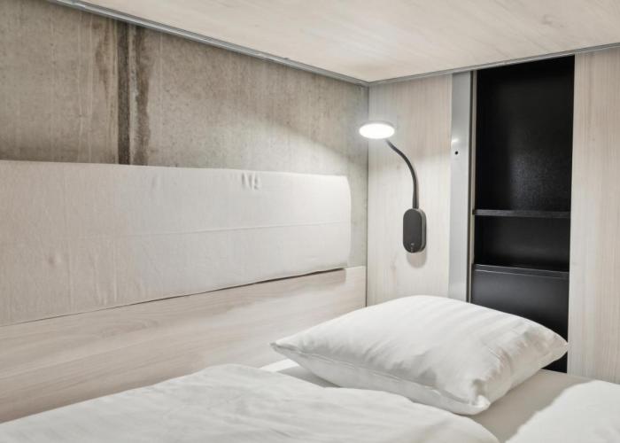 Fyrtøjet - A windowless hotel
