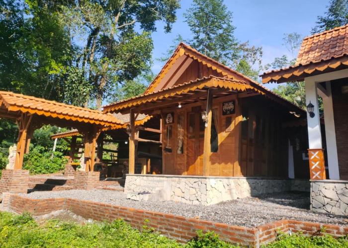 Lawang Pitu Untuk keluarga