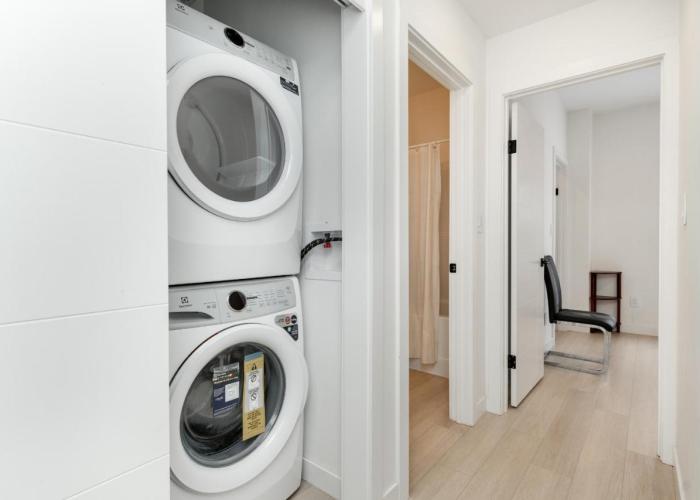3Bedrooms Apartment Near YWG Airport