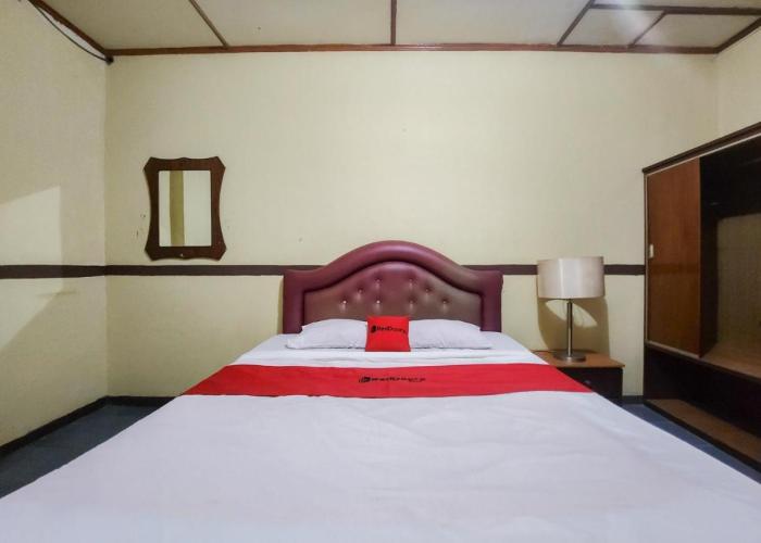 RedDoorz near Akau Potong Lembu Tanjung Pinang