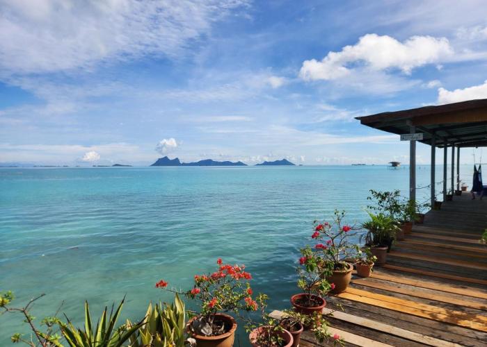 Bigfin water bungalow