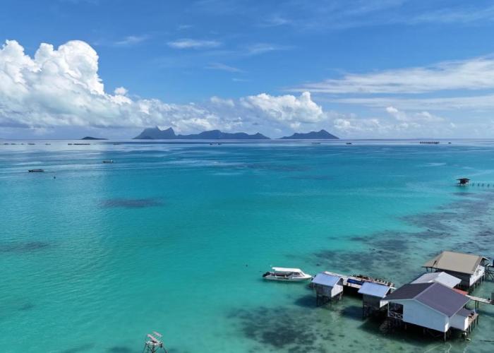 Bigfin water bungalow
