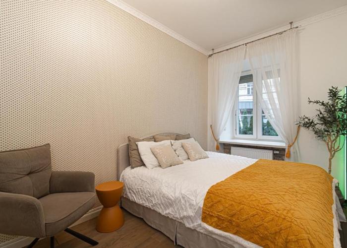 Old Town Apartment on quiet private street