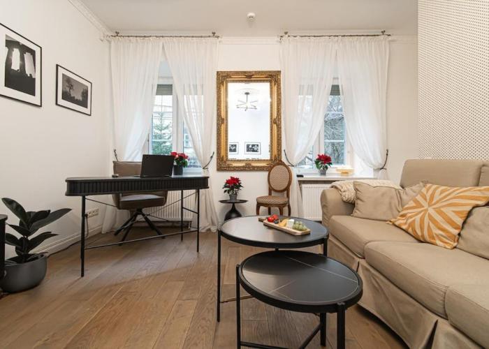Old Town Apartment on quiet private street