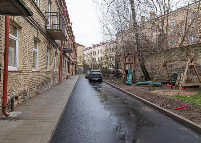 Old Town Apartment on quiet private street