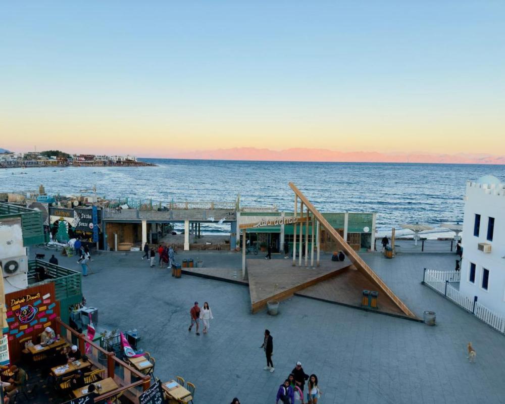 фото Every Day Hotel