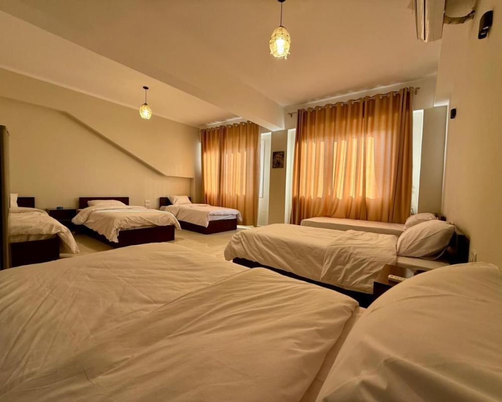 фото Every Day Hotel